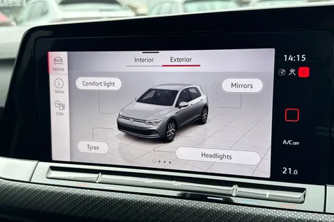 DF23FJY Volkswagen Golf 1.5 eTSI 150 R-Line Evo DSG Thumbnail #52