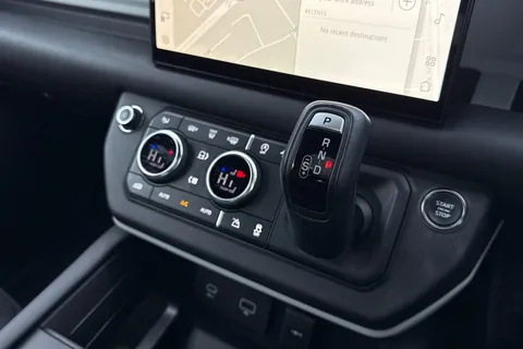 KJ24NVD Land Rover Defender 90 3.0 D250 X-Dynamic HSE 3dr Thumbnail #15