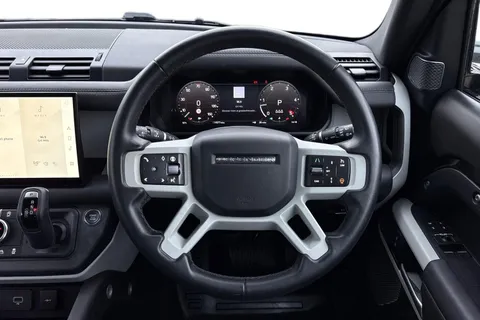 KJ24NVD Land Rover Defender 90 3.0 D250 X-Dynamic HSE 3dr Thumbnail #17