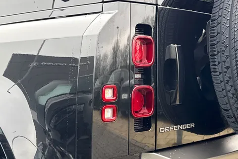 KJ24NVD Land Rover Defender 90 3.0 D250 X-Dynamic HSE 3dr Thumbnail #21