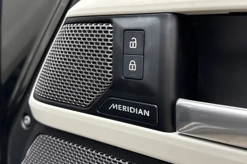 KJ24NVD Land Rover Defender 90 3.0 D250 X-Dynamic HSE 3dr Thumbnail #26