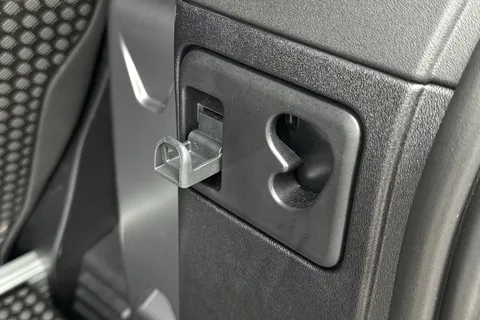 KJ24NVD Land Rover Defender 90 3.0 D250 X-Dynamic HSE 3dr Thumbnail #29