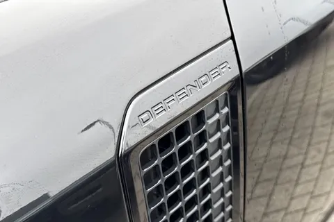 KJ24NVD Land Rover Defender 90 3.0 D250 X-Dynamic HSE 3dr Thumbnail #32