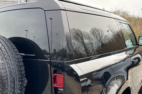 KJ24NVD Land Rover Defender 90 3.0 D250 X-Dynamic HSE 3dr Thumbnail #38