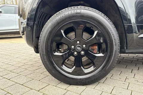 KJ24NVD Land Rover Defender 90 3.0 D250 X-Dynamic HSE 3dr Thumbnail #42