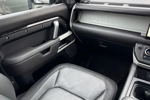 KJ24NVD Land Rover Defender 90 3.0 D250 X-Dynamic HSE 3dr Thumbnail #43