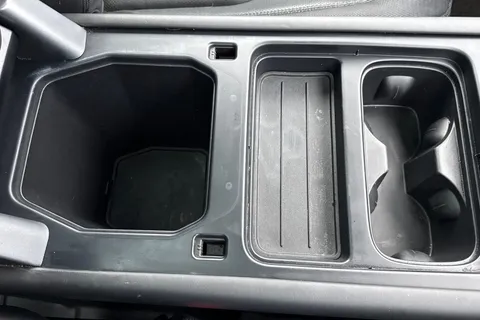 KJ24NVD Land Rover Defender 90 3.0 D250 X-Dynamic HSE 3dr Thumbnail #50