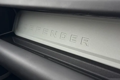 KJ24NVD Land Rover Defender 90 3.0 D250 X-Dynamic HSE 3dr Thumbnail #52