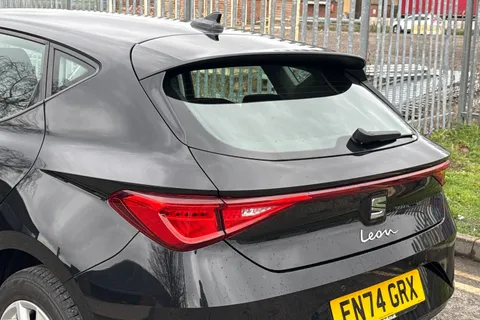 FN74GRX SEAT Leon 2.0 TDI SE Euro 6 (s/s) 5dr Thumbnail #8