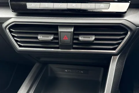 FN74GRX SEAT Leon 2.0 TDI SE Euro 6 (s/s) 5dr Thumbnail #22