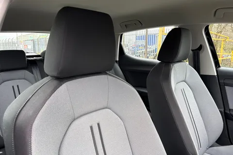 FN74GRX SEAT Leon 2.0 TDI SE Euro 6 (s/s) 5dr Thumbnail #24