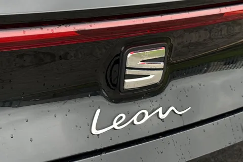 FN74GRX SEAT Leon 2.0 TDI SE Euro 6 (s/s) 5dr Thumbnail #28