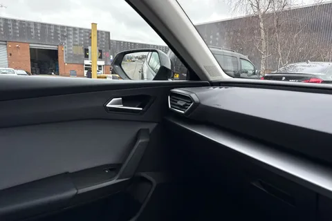 FN74GRX SEAT Leon 2.0 TDI SE Euro 6 (s/s) 5dr Thumbnail #31