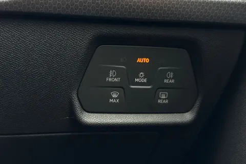 FN74GRX SEAT Leon 2.0 TDI SE Euro 6 (s/s) 5dr Thumbnail #34