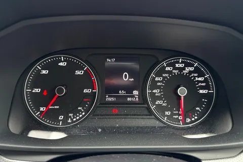 FN74GRX SEAT Leon 2.0 TDI SE Euro 6 (s/s) 5dr Thumbnail #35