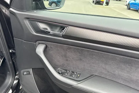 WT70BPU Škoda Kodiaq 2.0 TDI SportLine 4WD Euro 6 (s/s) 5dr (7 Seat) Thumbnail #22