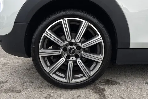 PK21WBD Mini Clubman 1.5 Cooper Exclusive Steptronic Euro 6 (s/s) 6dr Thumbnail #11