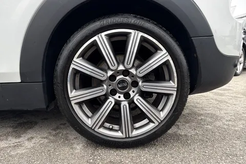 PK21WBD Mini Clubman 1.5 Cooper Exclusive Steptronic Euro 6 (s/s) 6dr Thumbnail #12