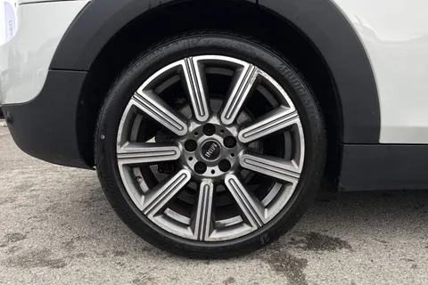 PK21WBD Mini Clubman 1.5 Cooper Exclusive Steptronic Euro 6 (s/s) 6dr Thumbnail #13