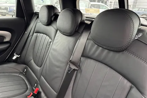 PK21WBD Mini Clubman 1.5 Cooper Exclusive Steptronic Euro 6 (s/s) 6dr Thumbnail #20