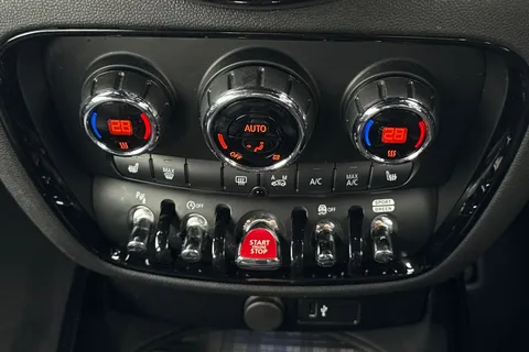 PK21WBD Mini Clubman 1.5 Cooper Exclusive Steptronic Euro 6 (s/s) 6dr Thumbnail #23