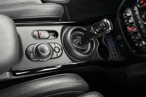 PK21WBD Mini Clubman 1.5 Cooper Exclusive Steptronic Euro 6 (s/s) 6dr Thumbnail #24