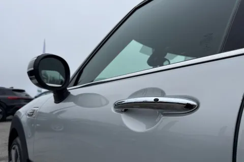 PK21WBD Mini Clubman 1.5 Cooper Exclusive Steptronic Euro 6 (s/s) 6dr Thumbnail #30