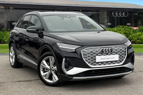 1 of 51 for Audi Q4 e-tron Q4 S line 45 e-tron quattro 210,00 kW