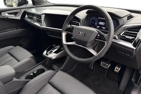 14 of 51 for Audi Q4 e-tron Q4 S line 45 e-tron quattro 210,00 kW