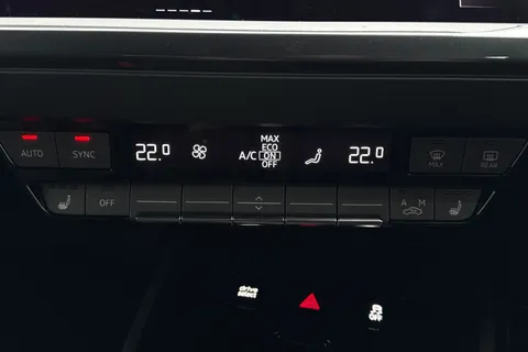 22 of 51 for Audi Q4 e-tron Q4 S line 45 e-tron quattro 210,00 kW