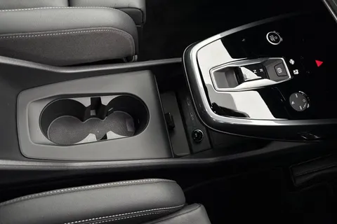 23 of 51 for Audi Q4 e-tron Q4 S line 45 e-tron quattro 210,00 kW