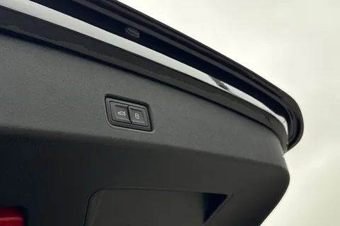 25 of 51 for Audi Q4 e-tron Q4 S line 45 e-tron quattro 210,00 kW