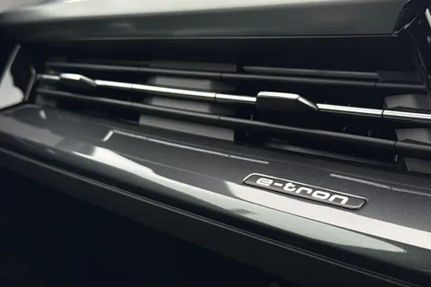 34 of 51 for Audi Q4 e-tron Q4 S line 45 e-tron quattro 210,00 kW