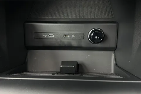 35 of 51 for Audi Q4 e-tron Q4 S line 45 e-tron quattro 210,00 kW