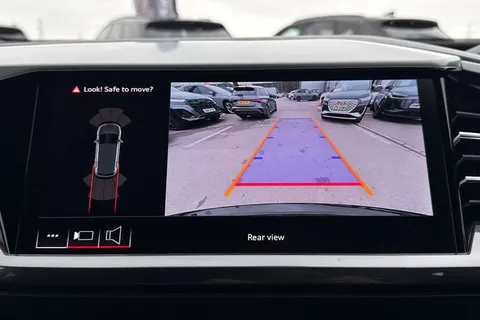 41 of 51 for Audi Q4 e-tron Q4 S line 45 e-tron quattro 210,00 kW