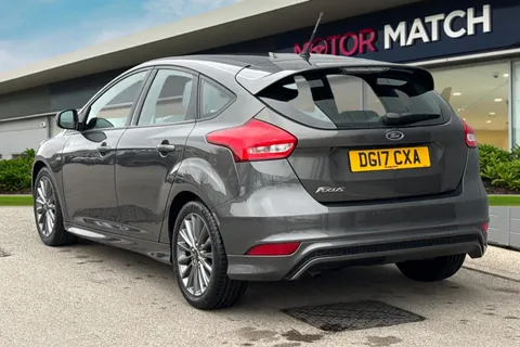DG17CXA Ford Focus 1.5 TDCi ST-Line Euro 6 (s/s) 5dr Thumbnail #2