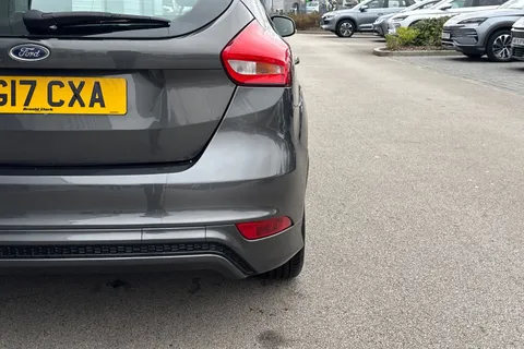 25 of 63 for Ford Focus 1.5 TDCi ST-Line Euro 6 (s/s) 5dr