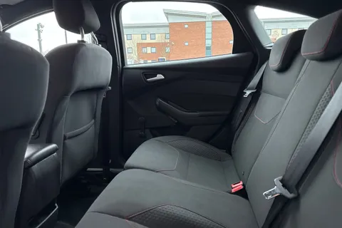 31 of 63 for Ford Focus 1.5 TDCi ST-Line Euro 6 (s/s) 5dr