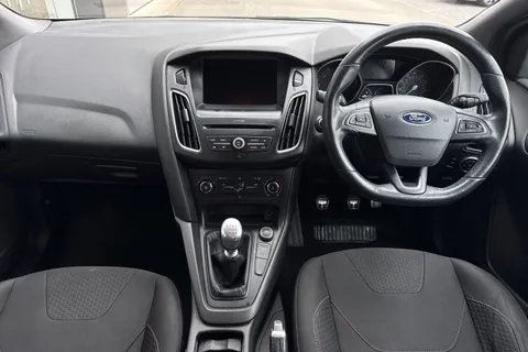 33 of 63 for Ford Focus 1.5 TDCi ST-Line Euro 6 (s/s) 5dr