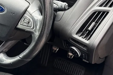 42 of 63 for Ford Focus 1.5 TDCi ST-Line Euro 6 (s/s) 5dr