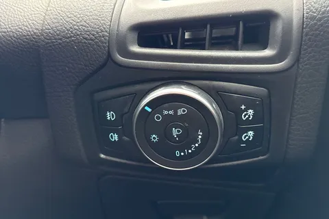 60 of 63 for Ford Focus 1.5 TDCi ST-Line Euro 6 (s/s) 5dr