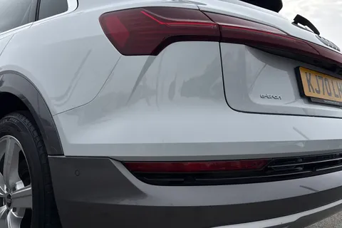 8 of 50 for Audi e-tron Technik 50 quattro 230,00 kW