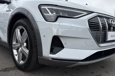 9 of 50 for Audi e-tron Technik 50 quattro 230,00 kW