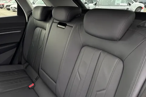 19 of 50 for Audi e-tron Technik 50 quattro 230,00 kW