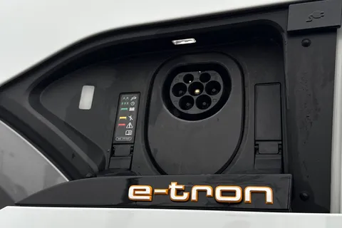 26 of 50 for Audi e-tron Technik 50 quattro 230,00 kW