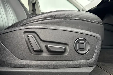 32 of 50 for Audi e-tron Technik 50 quattro 230,00 kW