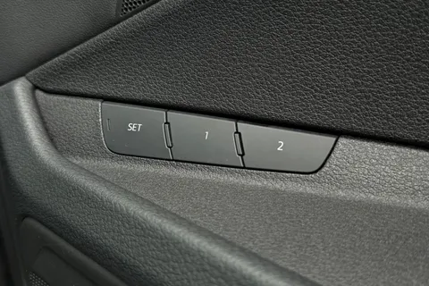 33 of 50 for Audi e-tron Technik 50 quattro 230,00 kW