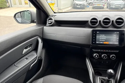 DA23WDE Dacia Duster 1.3 TCe Journey Euro 6 (s/s) 5dr Thumbnail #16