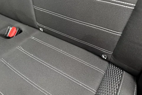 DA23WDE Dacia Duster 1.3 TCe Journey Euro 6 (s/s) 5dr Thumbnail #37