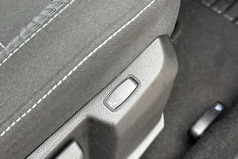 DA23WDE Dacia Duster 1.3 TCe Journey Euro 6 (s/s) 5dr Thumbnail #39